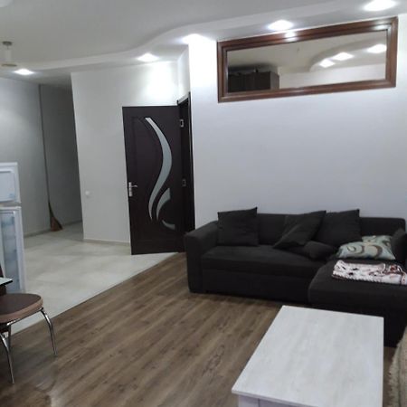 Mari Apartment Batumi Eksteriør billede