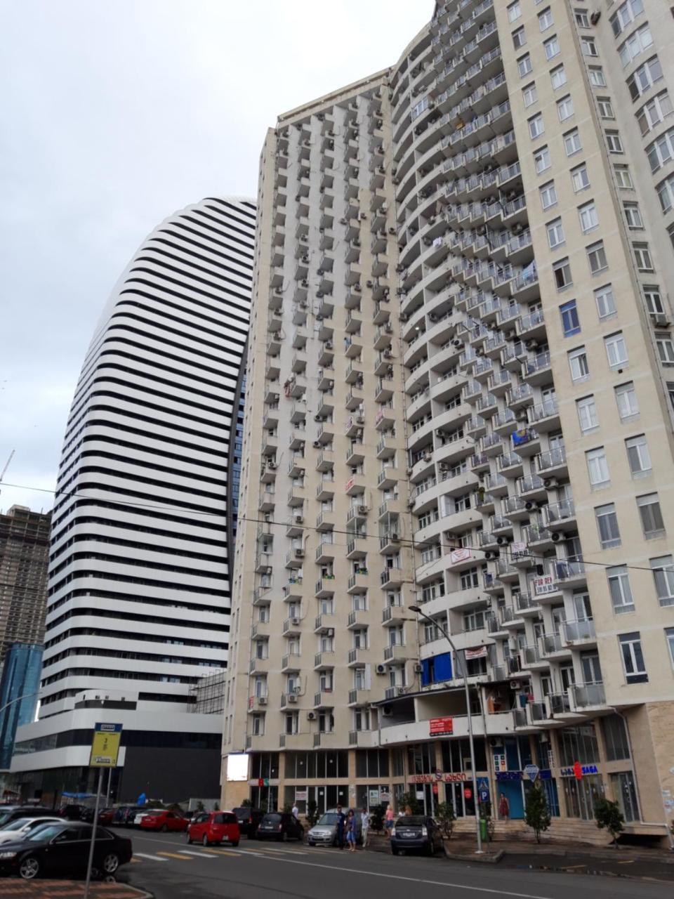 Mari Apartment Batumi Eksteriør billede