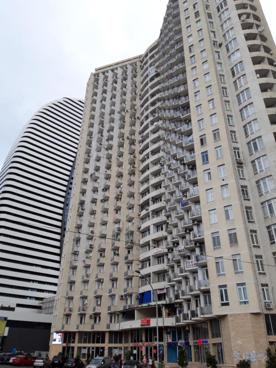 Mari Apartment Batumi Eksteriør billede